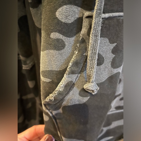 Nili Lotan Janie hoodie in dark grey camo - Picture 7 of 10